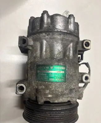 Ford C-MAX I Air conditioning (A/C) compressor (pump) PA6GF35 9655354180