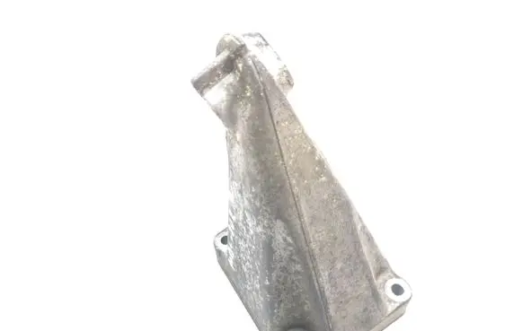 Mercedes-Benz C W203 Engine mounting bracket