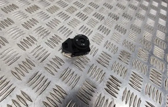 KIA Ceed Wing mirror switch 457480