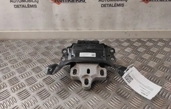 Audi TT TTS RS Mk3 8S Engine mount bracket 5Q0199555AD