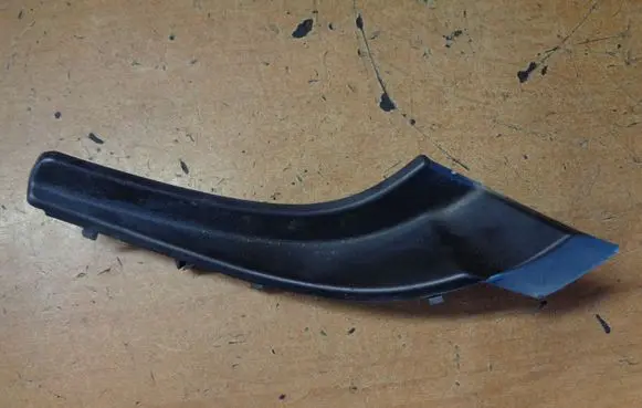 Mitsubishi Space Star Windshield trim 7405A556