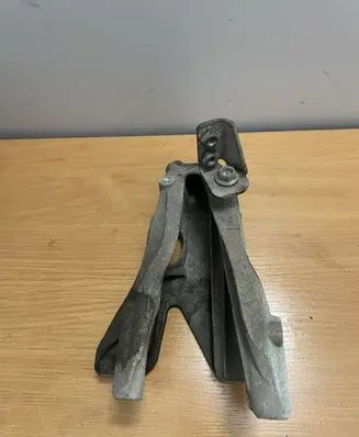 Volkswagen Transporter - Caravelle T6 Engine mounting bracket 7E0199370L