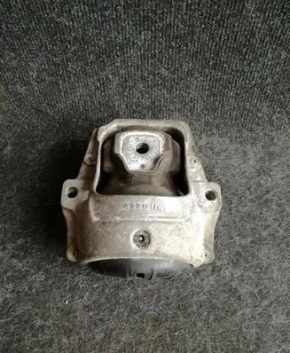 Audi Q5 SQ5 Engine mount bracket 8R0199381