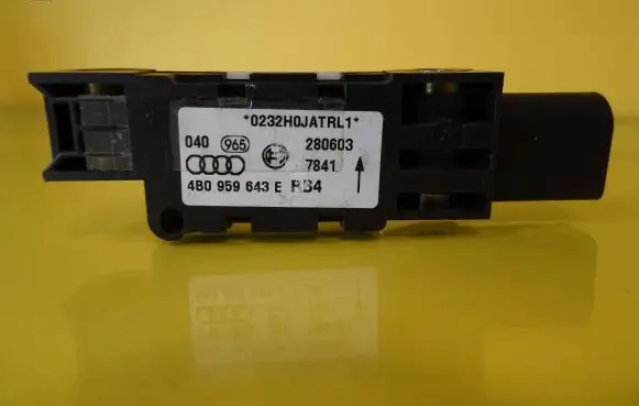 Audi A6 S6 C6 4F Airbag deployment crash/impact sensor 4B0959643E