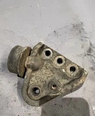 Hyundai Tucson JM Engine mounting bracket