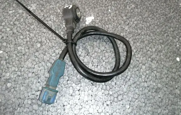 Audi A4 S4 B5 8D Detonation knock sensor 054905377G