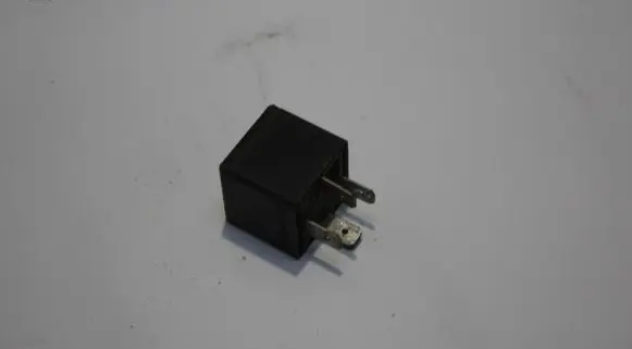 Audi A4 S4 B5 8D Other relay V23134B52C642