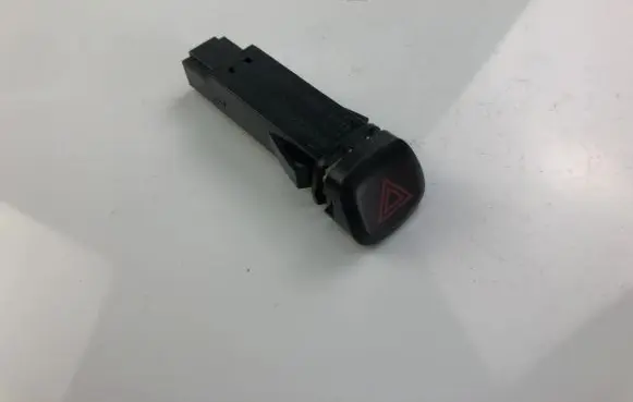 Volvo XC90 Hazard light switch 9123682