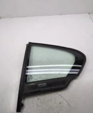 Rear vent window glass