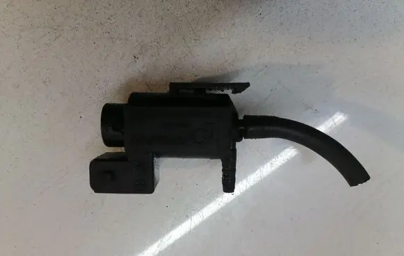 BMW 5 E60 E61 Turbo solenoid valve 1742712