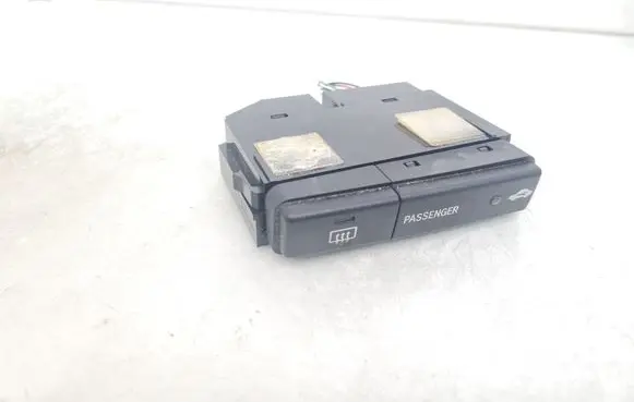 Toyota Avensis T250 Windscreen/window heater switch 8479005130