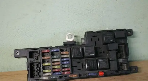 Volvo S60 Fuse module 8678449 518787205