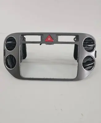 Volkswagen Touran II Radio/GPS head unit trim 5M085807L