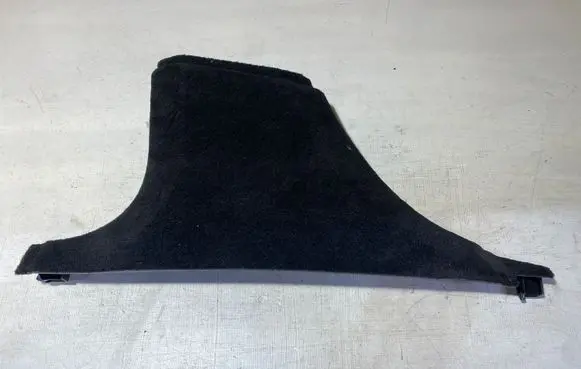(B) pillar trim (bottom)