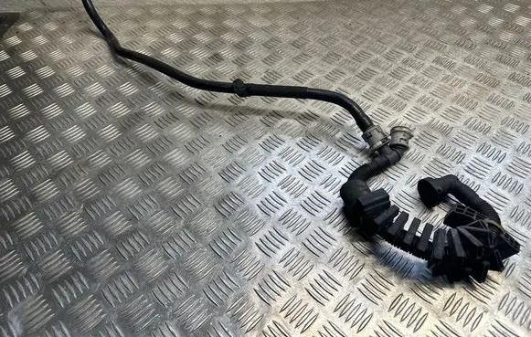 BMW i8 Fuel line pipe 7380218