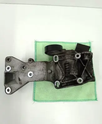 Volvo V50 Generator/alternator bracket 31251652