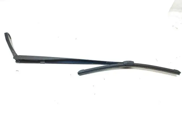 Front wiper blade arm
