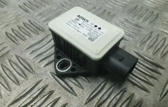 Audi A4 S4 B8 8K ESP acceleration yaw rate sensor 8K0907637A