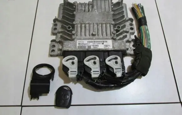 Ford Mondeo MK IV Engine control unit/module 7G9112A650YH