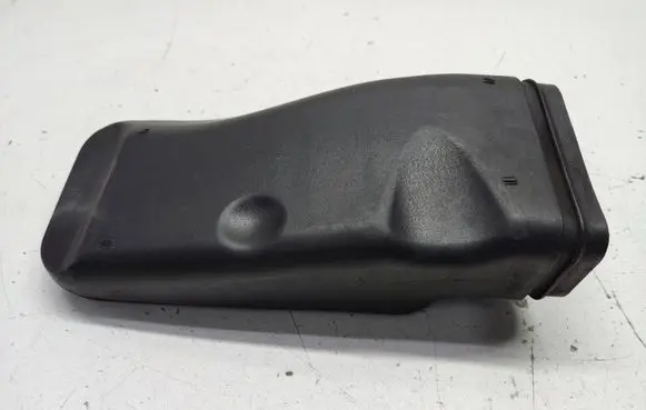 BMW 5 E60 E61 Air intake duct part 7797956