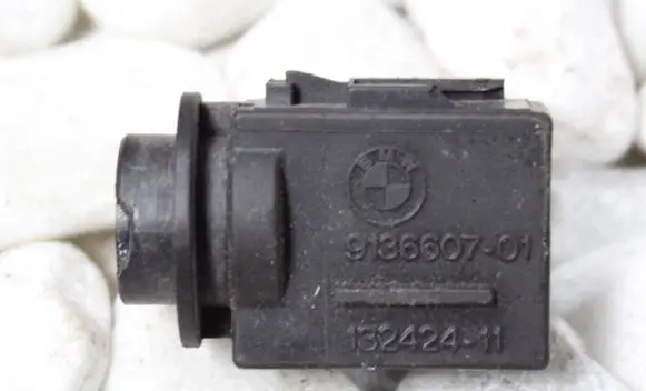 BMW 5 E60 E61 Air quality sensor 9136607