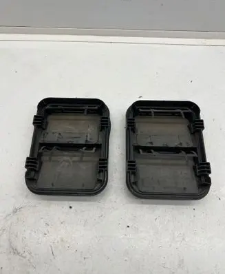 Renault Scenic IV - Grand scenic IV Quarter panel pressure vent 93862182