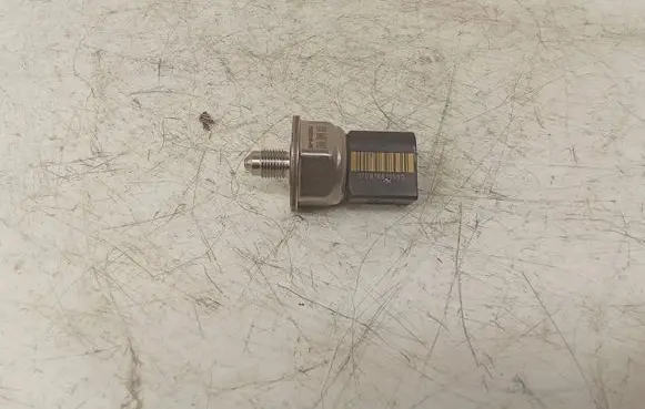 Fuel pressure sensor