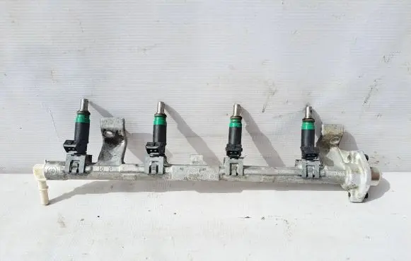 Volvo V50 Fuel injectors set 9D280 9H487