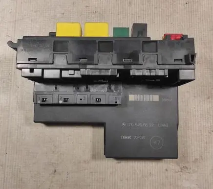 Mercedes-Benz E W210 Fuse box set 0025451901 0005401050 0195455632