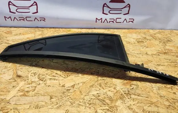 Volvo XC90 Rear door window glass 660000 009800981