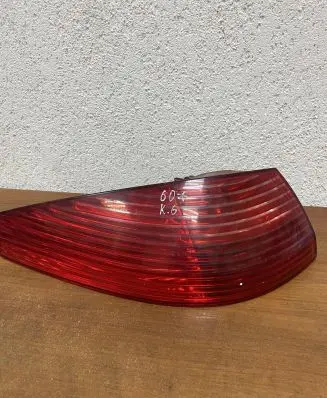 Peugeot 607 Tailgate rear/tail lights 2543 E1046