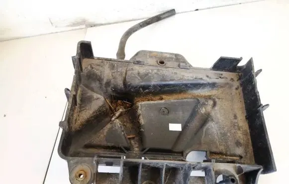 Skoda Roomster (5J) Battery box tray 6q0915331