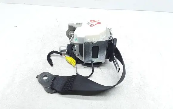 Mercedes-Benz C W204 Rear seatbelt A2048600885