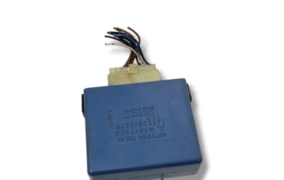 Mitsubishi Pajero Sport I Aerial antenna filter 165000-2270 MR517920