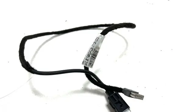 Peugeot 308 USB socket connector 9806048180 98060481