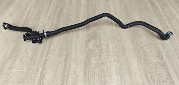 BMW 8 G16 Engine coolant pipe/hose 6821253
