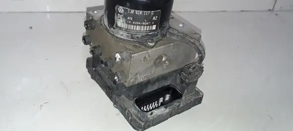 Volkswagen Golf IV ABS Pump 1J0907379P 5WK8476 1J0614117D