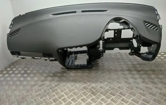 Mitsubishi Outlander Dashboard