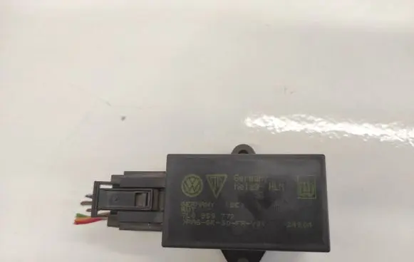 Volkswagen Touareg I Seat heating relay 7L0959772