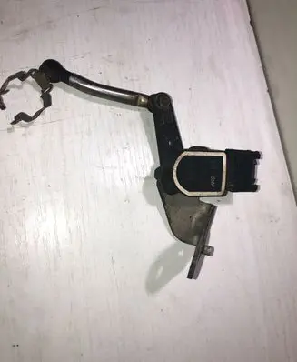 BMW 1 E81 E87 Front height sensor lever 6785205