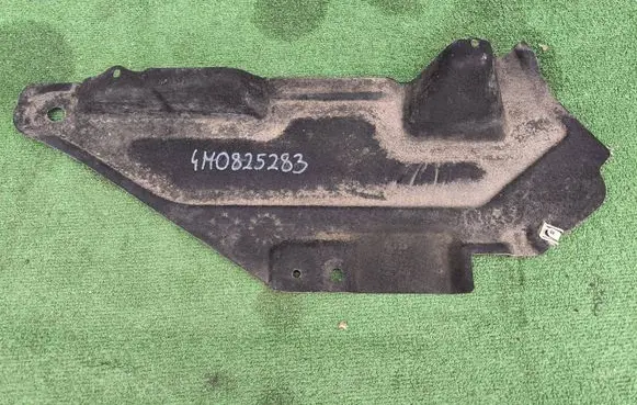 Audi Q7 4M Other under body part 4M0825283