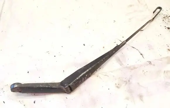 Ford Mondeo Mk III Front wiper blade arm 1S7117526AB