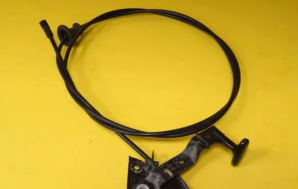 Audi A4 S4 B5 8D Engine bonnet/hood lock release cable 