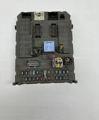 Citroen C5 Fuse module 9647448280