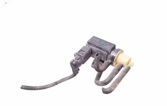 Volkswagen Touran I Turbo solenoid valve 1K0906627A