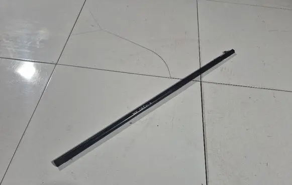 Subaru Forester SH Front door glass trim molding VW2058AA
