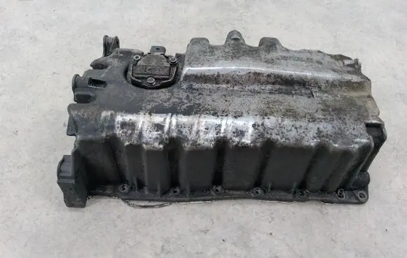 Volkswagen PASSAT B6 Oil sump 03G103603