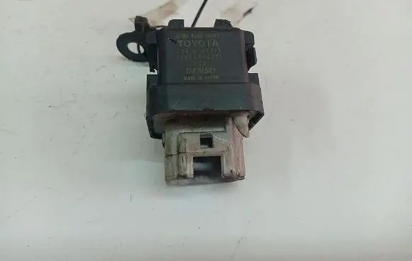 Toyota Auris 150 Glow plug pre-heat relay 2861067010