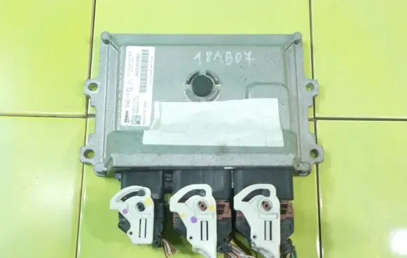 Peugeot 208 I Engine control unit/module 9805353080 18AB7