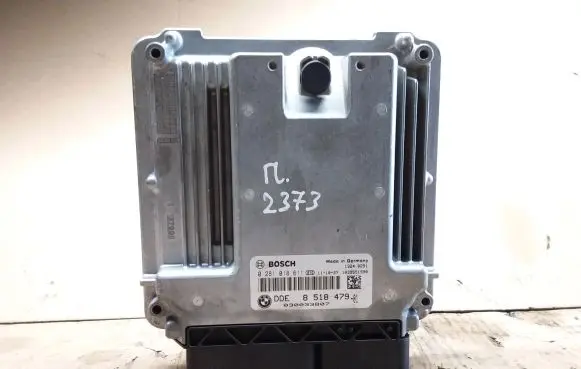BMW 5 F10 F11 Engine control unit/module 0281018611 8518479